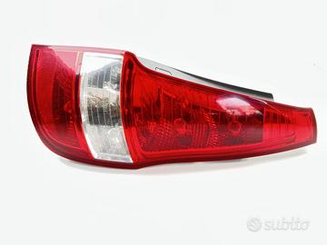 STOP FANALE POSTERIORE DESTRO HYUNDAI i30 CW 92402