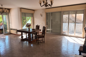 Privato ampio appartamento con giardino