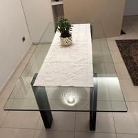 Tavolo da pranzo in cristallo, Design moderno