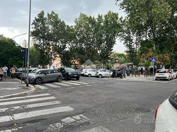 NEGOZIO A ROMA
