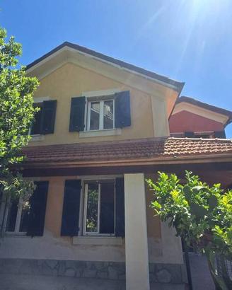 Villa di 135 m² con 5 locali a Casarza Ligure