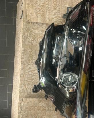 Faro led sx renault megan 2016 >