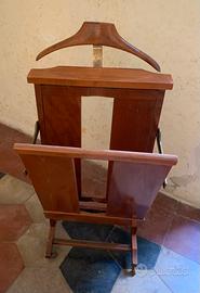 Indossatore appendiabiti in legno