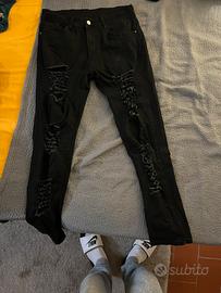 Jeans strappati