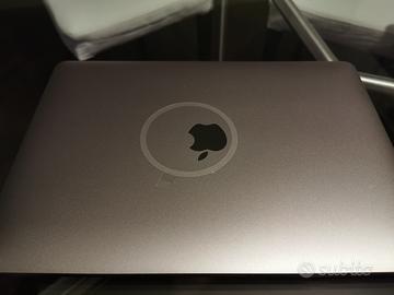 MacBook Pro 13 late 2016 i7 16Gb Touchbar