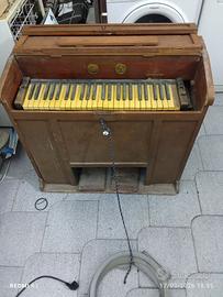 Organo da restaurare antico