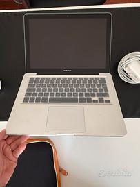 MacBook Pro 13”2011 4GB RAM 320GB caricatore nuovo