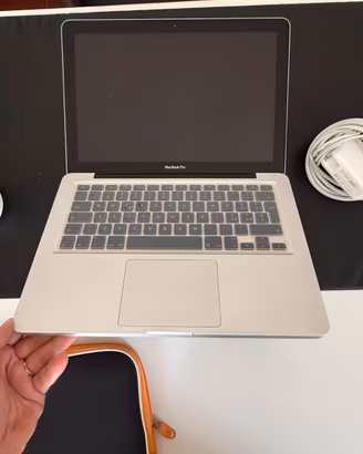 MacBook Pro 13”2011 4GB RAM 320GB caricatore nuovo