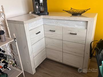 Mobile ad angolo bianco