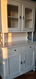credenza con alzata bianca