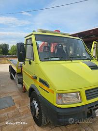 carroattrezzi iveco deily con gru 
