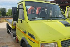 carroattrezzi iveco deily con gru 