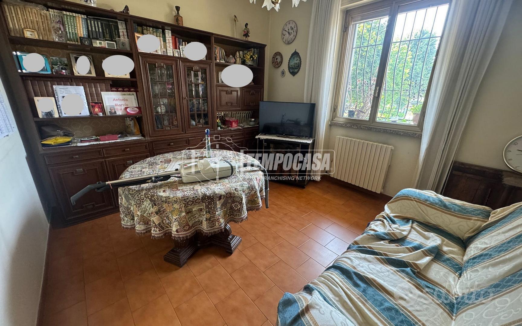 2 LOCALI LIBERO SUBITO RISCALDAMENTO AUTONOMO !!! - Vista 3