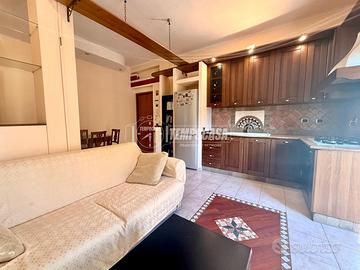 LUMINOSO BILOCALE CON BALCONE