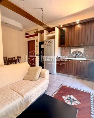 LUMINOSO BILOCALE CON BALCONE