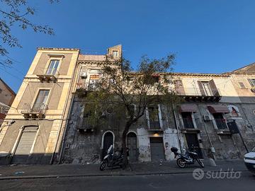 Indipendente 160 mq su due piani con due terrazzi