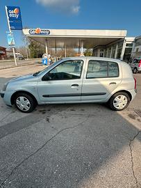 Auto renault clio anno 2004