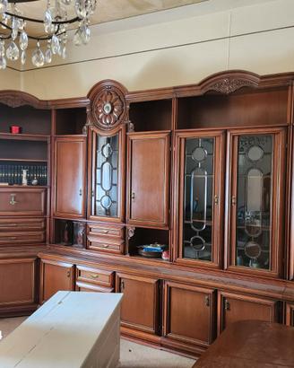 mobile ad angolo sala e tavolo .