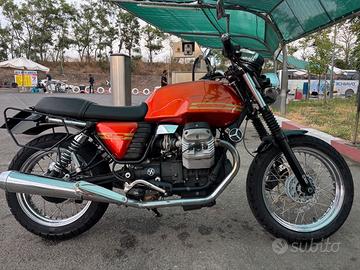 Guzzi V7 Classic 2011