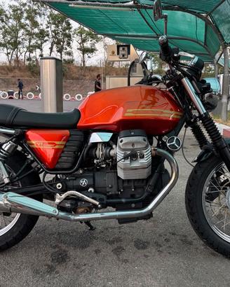 Guzzi V7 Classic 2011