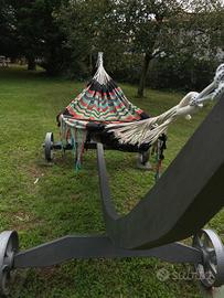 Supporto con amaca per giardino 