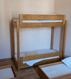 Letto in legno a castello con materassi vero