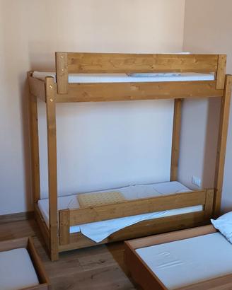 Letto in legno a castello con materassi vero