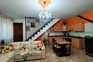 BIFAMILIARE A VALTOPINA