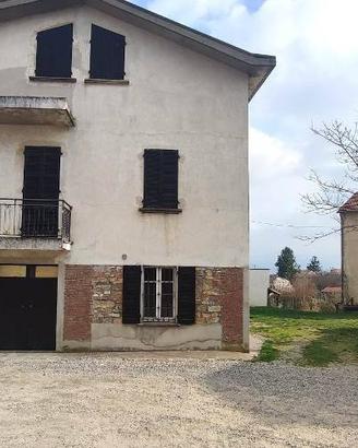 Casa indipendente di 400 m² con più di 5 locali a 