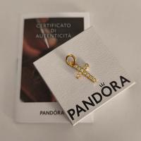 Croce luminosa pandora charm
