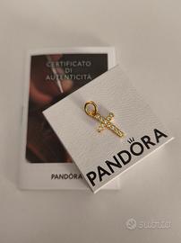 Croce luminosa pandora charm