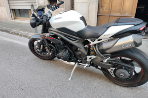 Triumph Speed triple 1050 rs
