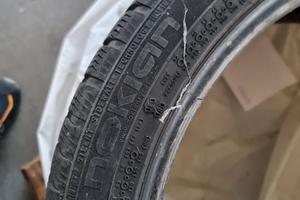GOMME INVERNALI NOKIAN 245/40R19