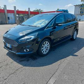 ciao.  Ford S Max 7 posti ano2016.