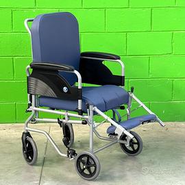 Sedia a rotelle con comoda