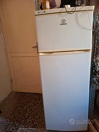 frigo con congelatore Indesit