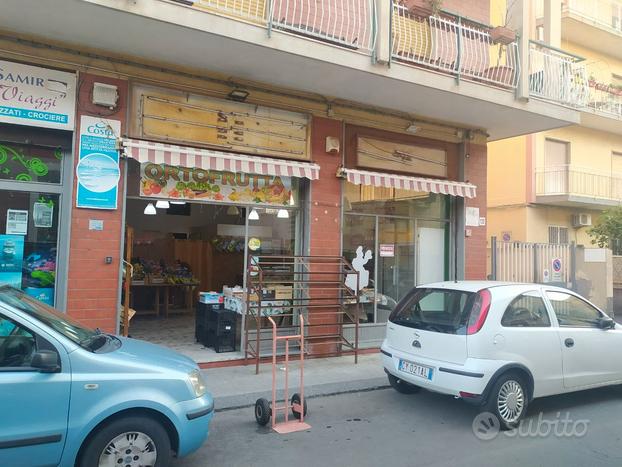 Bottega due luci zona Ognina Picanello