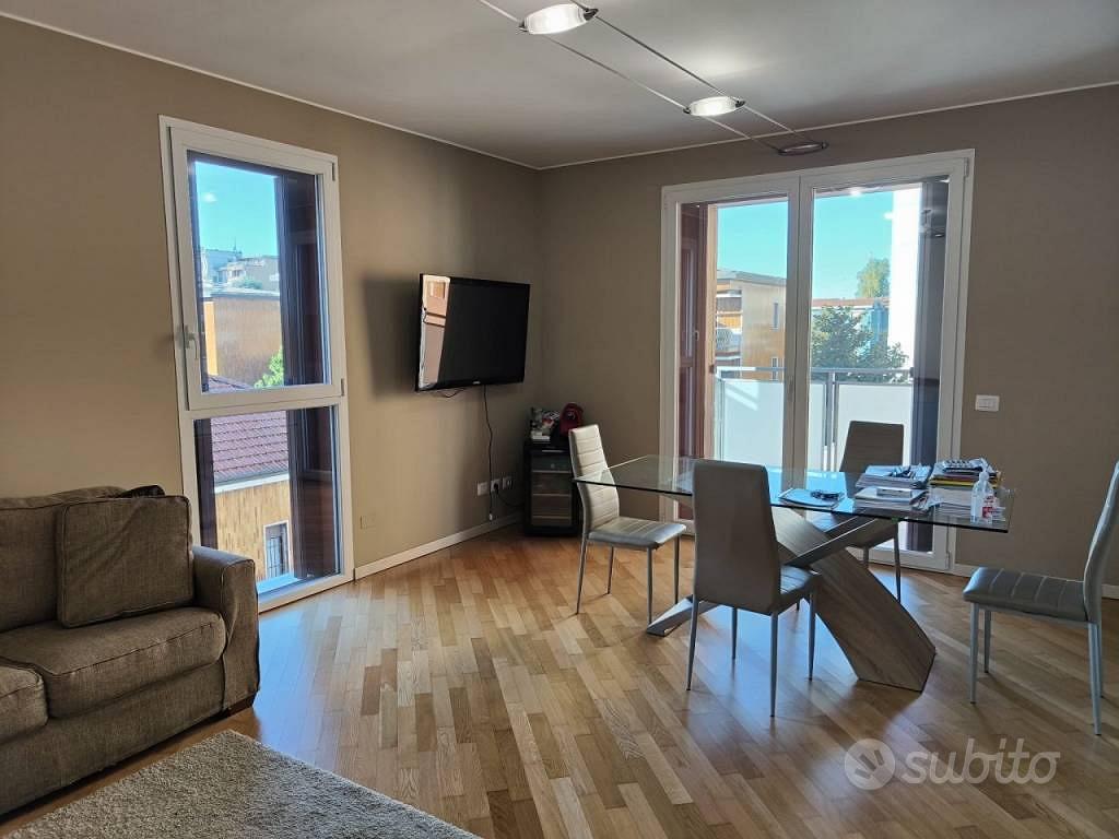 Apartament 3 camere, 80 m²