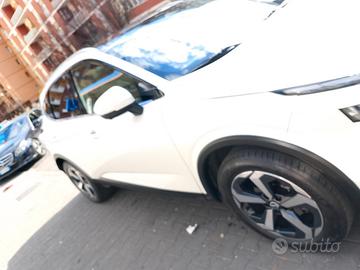 Nissan Qashqai cambio automatico n-connecta 