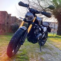 Triumph scrambler