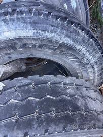 Gomme per autocarro Pirelli 13/22,5