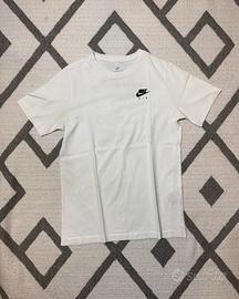 T-shirt Nike bianca