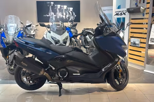 Yamaha T Max DX
