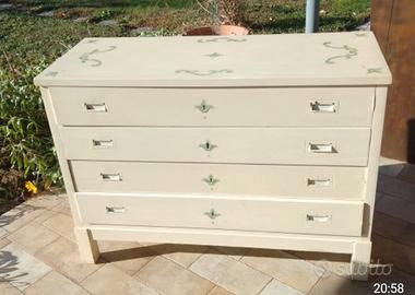 Cassettiera stile shabby chic 