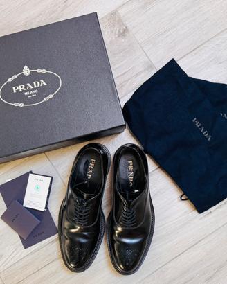 Scarpe Prada stringata