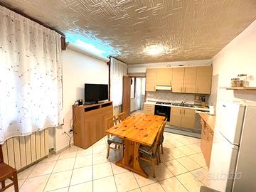 Rif. 426 casa indipendente con terrazzo