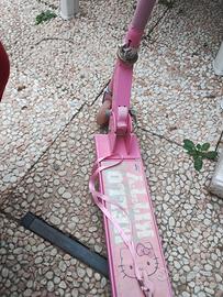 monopattino hello Kitty 