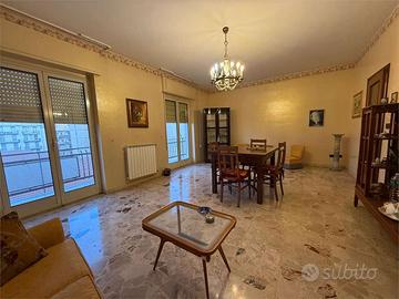 Via Mascalucia :Elegante e spazioso appartamento a