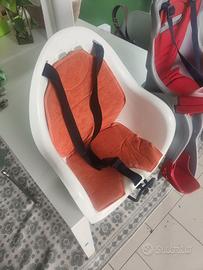 seggiolino bici anteriore e caschetto