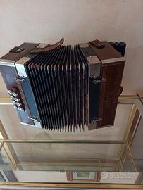 fisarmonica vintage perfetta